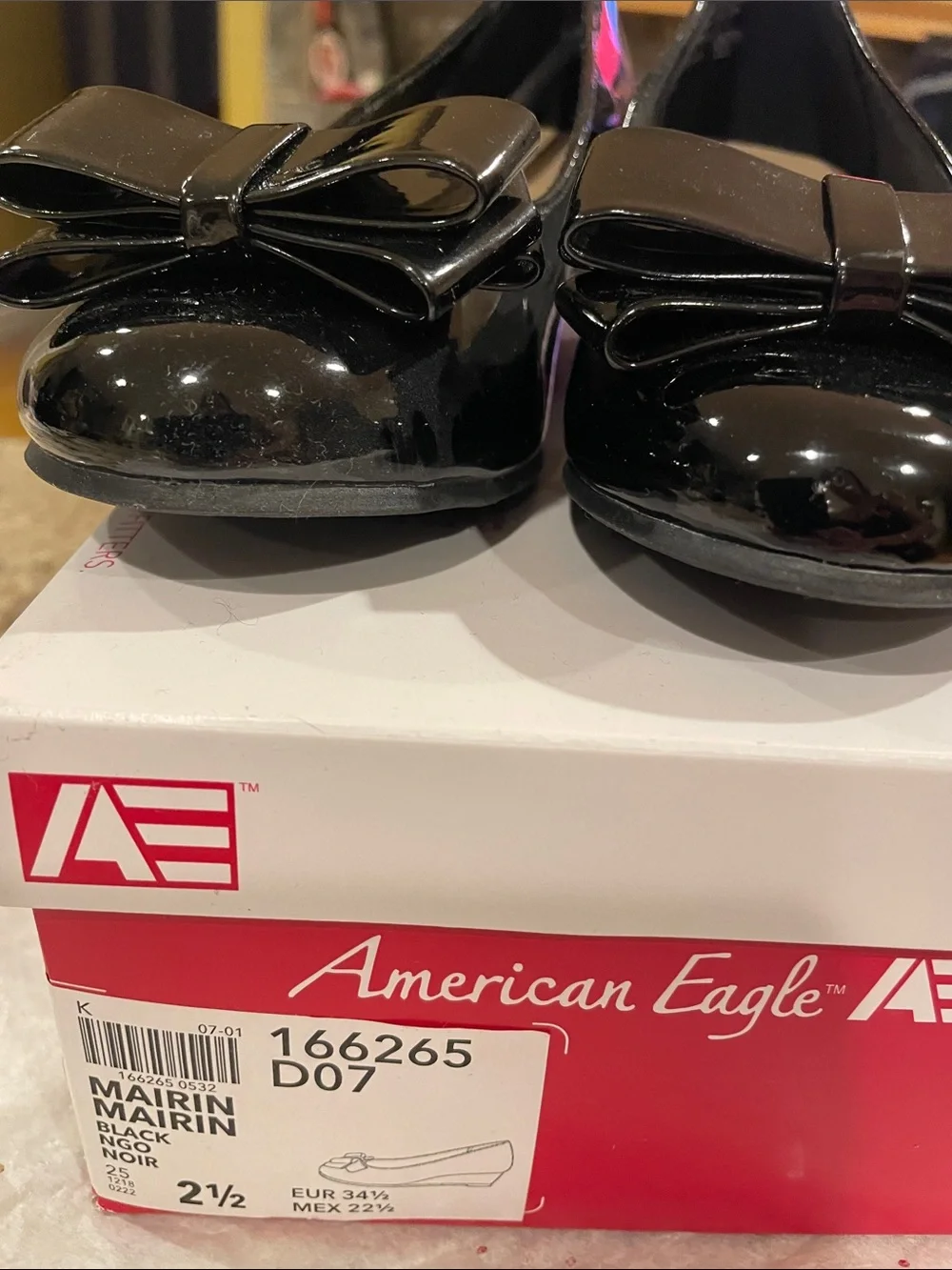 American Eagle Outfitters shiny black